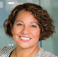 Claire Ashford, responsável de conformidade em finanças, retrato